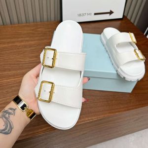 Designerskor läder sandaler spänne glider lyxiga borstade läder tofflor tjocka botten sommarflip flops med ruta 520