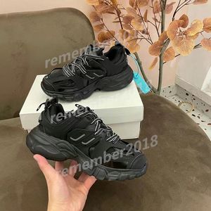 2024 Designer Luxury brand Men Women Casual Shoes Track 3 3.0 Triple white black Sneakers Tess leather Trainer Nylon Printed Platform trainers track shoes R202