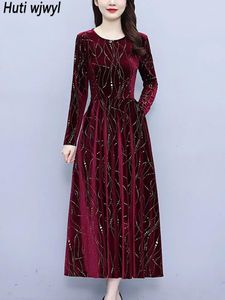 Casual Dresses 2024 International Brand Red Dress Female Gold Velvet Chic paljetter Luxury Party Vestidos Autumn Winter Elegant Night