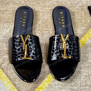 2024 Designer tofflor Sandaler plattform utomhus mode kilar skor för kvinnor icke-halk fritid damer toffel casual ökar kvinnan sandalier 4432