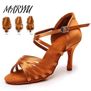 Ballroom Dance -Shoes 583 Mulheres Latim Soft Senhoras Meninas Tango Jazz Sapatos de dança Salsa Sandália Drop 240125 -