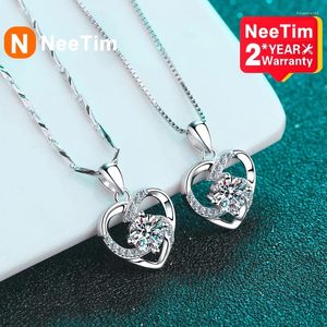 ペンダントNeetim Moissanite Diamond Necklace for Women Wedding Jewelry with Certificates 925 Sterling Sliverメッキ18Kホワイトゴールドペンダント