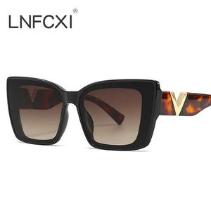 Solglasögon LNFCXI Fashion Cat Eye Solglasögon 2023 Retro Luxury Brand Designer Black Extra Large Womens Solglasögon Square Glasses UV400 J240202