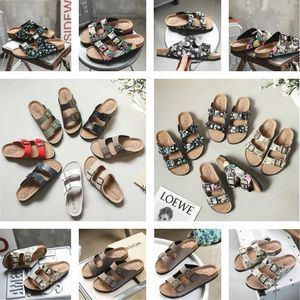 Plattform toffel män kvinnor designer sandaler sandale glider skor botten päls flip flops sommar avslappnad strand sandal 598