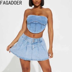 Saias fagados de moda jeans plissou mini saias mulheres de cintura alta A-line Skirt Blue Blue Casual Button Combinando as roupas de rua J240202