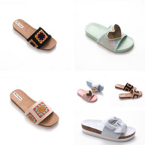 Designer Sandaler Slides Womens Mens Holiday Slippers Classic Flip-Flops Flat Casual Summer Slippers Fashion Beach