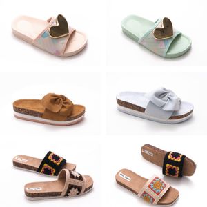 Designer pool kudde glider sandaler par tofflor män kvinnor sandaler sommar platt skor Vittonly strand tofflor lätt att slitna stilskor skor