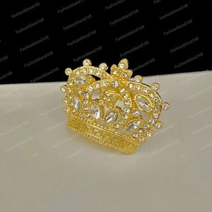 패션 뷰티 크라운 반지 다이아몬드 여성 2024 새로운 스타일 웨딩 황금 반지 조절 가능한 오프닝 링이있는 황동 자료