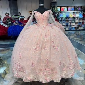 2024 Розовые сексуальные платья Quinceanera с v-образным вырезом и 3D-цветками с накидкой Sweet 15, платья для дня рождения, роскошные платья для девочек, платья de 15 anos