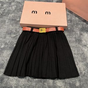 Women's short skirt high waisted short classic light luxury college style pleated half skirt belt retro British letter metal buckle