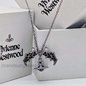 Designer Luxury Jewelry VivienenWestwoods Satellite Viviane Westwood Western Empress Dowager Black Bat 3d Saturn Necklace Classic Punk Planet Pendant Original R