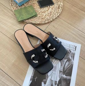 Women's flat slippers Designer crystal letter slippers Black leather casual slippers Luxury brand beach shoes Classic women's outdoor slippers Slide Flat Sandal