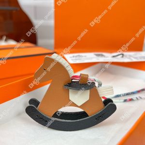 Designer-Handtaschen „Rocking a Horse“, Taschendekoration, Damen-Airpods-Hülle, niedliche Dekorationen, Party-Geschenk, Handtasche, Modell, Hochzeitsgeschenk, Souvenir, Mädchen-Schlüsselanhänger