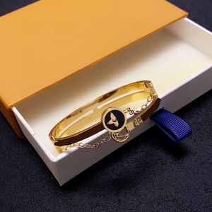 Bracciale di design Bracciale quadrifoglio da donna I gioielli High Bangle indossano il braccialetto più bello come regalo di compleanno