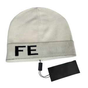 Luxury Cashmere Sticke Hat Designer Beanie Cap Men's Winter Casual Wool Warm Hat N-23