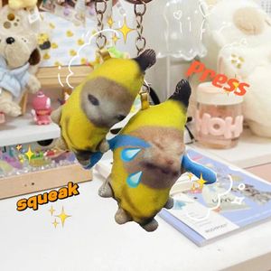 Keychains 2024 Banana Cat Plush Pendant Cute Crying Funny Keychain Car Bag Keyring Tillbehör Gåvor till klasskamrat