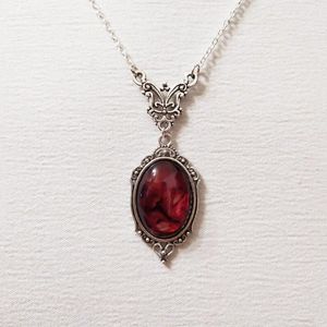 Hänghalsband Vintage Red Quartz Crystal Necklace Cameo Butterfly For Women Antique Silver Plated Fashion Jewelry