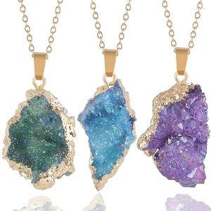 Pendanthalsband Reiki Healing Crystal Druzy Quartz Stone Halsband smycken Kvinnor Oregelbunden naturlig råpläterad guldkant