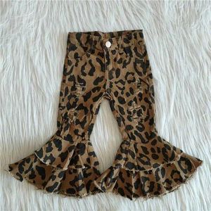 Byxor grossist dubbel ruffle leopard barn denim kläder fashionabla baby flickor klockbottnar byxor plagg barn boutique jeans