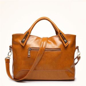 HBP 2021 new fashion trend women's bag oil wax leather women's One Shoulder Messenger Handbag Whole women's bag2339