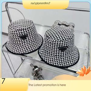 Bucket Hats Beanie Wide Brim Hats Hat Winter Hat Luxury PRA Letter Brand Casual Blending Cotton Fashion Street Hats Metal Letters Casquette For Men Tailored Hats 186