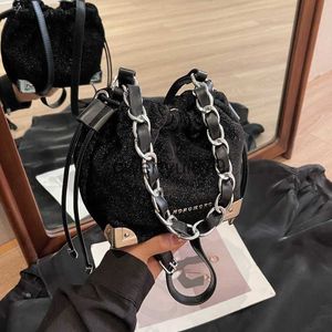 Bolsas de ombro bolsas para mulheres 2023 novo outono e inverno nicho moda balde saco high-end e versátil crossbody bagh2422