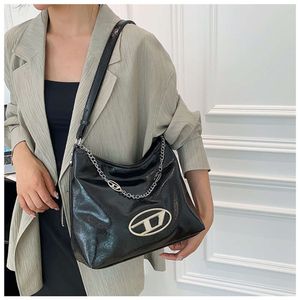 Autumn/winter New Underarm Chain Wanderer Bag with Large Capacity Motorcycle Style and High Appearance Single Shoulder Crossbody Girl 2024 78% Off Store wholesale