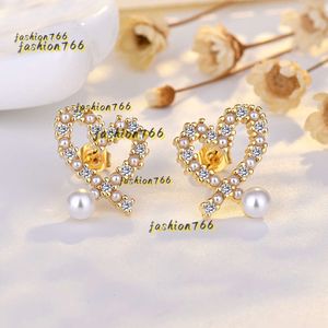 Stud 925 Silver 2024 Sweet Love Heart Stud örhängen med Shining Crystal Bling Diamond 18k Guld Luxur Pearl Designer Ear Rings Earings Earring smycken brincos