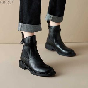 أحذية 2023 الخريف/الشتاء نساء أحذية Square Toe كعب مكتنزة الأحذية الحديثة أحذية جلدية حقيقية للنساء Brogue Chelsea Boots Ladies
