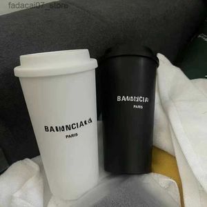 Muggar Frankrike Luxury Black Coffee Cup Trend Portable Plastic Mug White Punk Outdoor Camping Sports Water Bottle Christmas Gifts Q240202