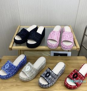 2024 Kobiety Tweed Slipper Skórzane sandały kliny platforma Platforma Slajdy El Slider Slip na wysokich obcasach płaskie Flip Flip Flip Flip Flip Flip Flip Flip Casual Bejczyki