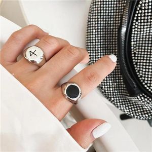 Klusterringar personlighet design geometrisk oval fyrkantig rund gotisk hart mögel svart fingerring för kvinnor tonåringar modesmycken gåva