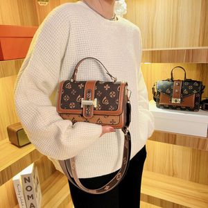 Spring New Live High End Old Flower Small Square Versatile Wide Shoulder Strap Crossbody Women's Bag 2024 78% Off Store wholesale