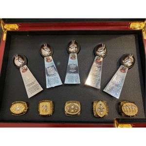 5 Pcs Sf Football Team Champions Championship Ring Lombardi Troféu Lembrança Homens Mulheres Menino Fan Brithday Presente 2023 Hip Hop Jóias Drop Dhgxx