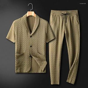 Herrespår 2024 Summer Fashion Two Piece Set Casual Short Sleeve Shirts Pants Solid Geometry Pattern Printed Male Outfits