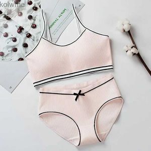 BRAS PUBERTY GIRLS BH underkläder Set Children Vest Stundent Tube Tops vadderade tonåringar Sömlös tvättbar BRAS YQ240203