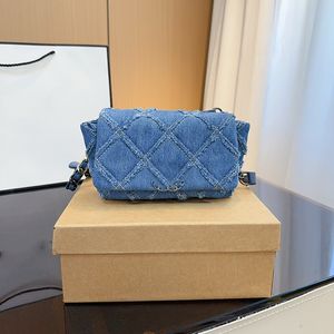 19 Denim Bolsa De Peito Designer Mulheres Bolsa De Ombro 16cm Denim Diamante Ouro Hardware Fivela De Metal Bolsa De Luxo Matelassê Cadeia Crossbody Bolsa De Maquiagem Bolsa De Cartão De Carteira