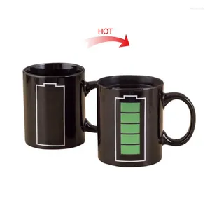 Muggar Creative Battery Magic Mug Heat Changing Sensitive Funny Cool Coffee Tea unika färg kopp nyhetsgåvor