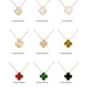 Luxury Brand Clover Diamond Necklace Fashion Charm Single Flower Necklace Luxury Diamond Agate Fritillaria 18k Gold Designer Necklace for Women