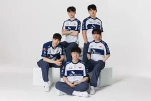 Мужские футболки Skt T1 Esports Pro Kit 2024 Джерси Colorant Csgo League Of Legends Персонализированная высококачественная футболка с круглым вырезом