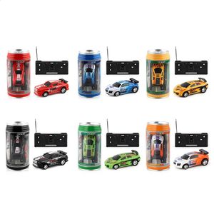 Mini lattine di coca cola Veicolo da corsa telecomandato in plastica a batteria per auto RC con micro per bambini ragazzi 240118