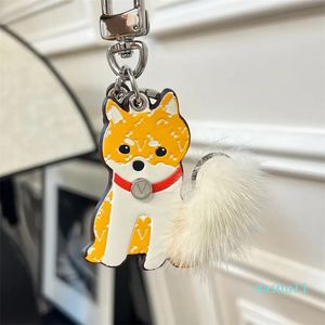 Nyckelringar Lanyards Designer Key Chain Letter Pup Keychain Mens Womens Söt nyckelring Portable Luxury Car Leather Classic Keychains Gifts Keyrings Ornaments