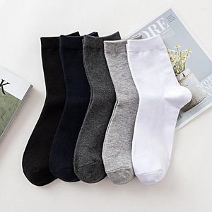 Meias masculinas 5 pares primavera verão homens cor sólida casual tubo médio preto simples suor absorvente respirável algodão de negócios