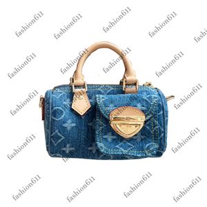 Axelväskor 24SS Womens Luxurys Designers Denim Tote Bag Blommor Kudde axelband Crossbody Women Handväska med original Metal Pouch Purse 16cm