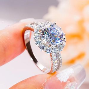 Cluster Rings Luxury 3 D Färg Moissanite Ring med certifikat 925 Sterling Silver Platinum Plated Wedding Bands for Women Fine Jewelry