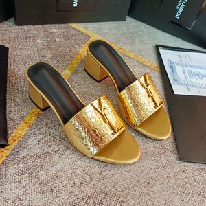 2024 Designer tofflor Sandaler Slides Room Platform Outdoor Fashion Wedges Shoes For Women Non-Slip Leisure Ladies Slipper Casual höjning Kvinna Sandalias