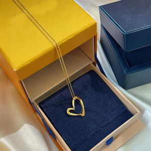 Designer necklaces for women fashion jewelry long gold necklace Heart-shaped Bracelets earring earrings Suitable for mothers girl267I