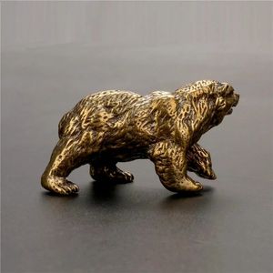 Statua di orso bruno in rame vintage in ottone massiccio decorazione animale polare mini tavolo da tè accessori da scrivania per animali tecnologia 240124