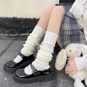 Calzini da donna Scaldamuscoli invernali da donna Sciolti Y2k Gothic Lolita lavorati a maglia lunghi bianchi Sweet Girl Copripiedi in lana Cosplay Lady Sock Leggings