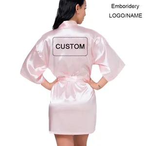 Kvinnors sömnkläder anpassade bröllop badrock namn logotyp personlig satin siden mantel kimono brudtären gåva team brud peignoir personnalise